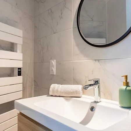 Le Rochegude Centre Appartement *